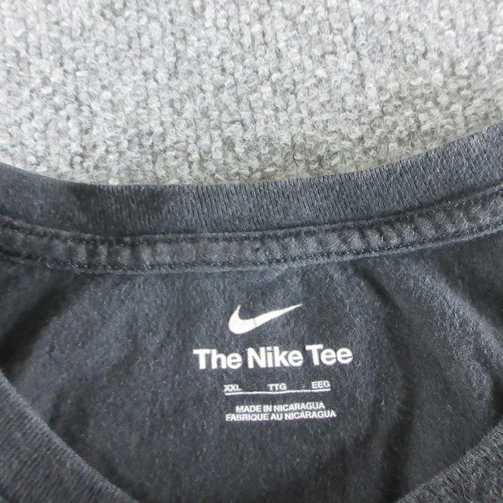 Nike Shirt Mens 2XL Black The Nike Tee Just Do It Swoosh Graphic Tee Sports